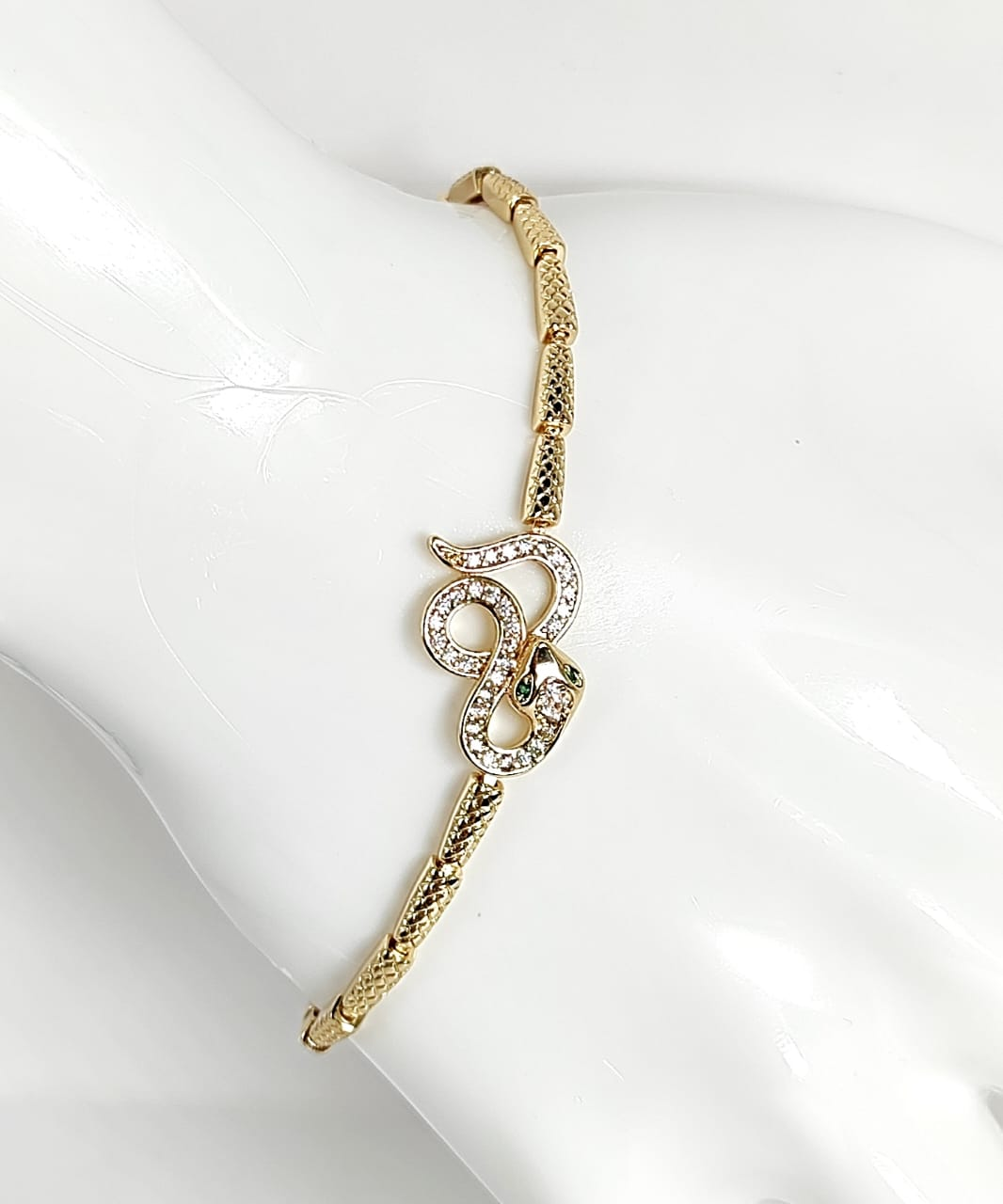 MANILLA DE SERPIENTE CON OJOS VERDES