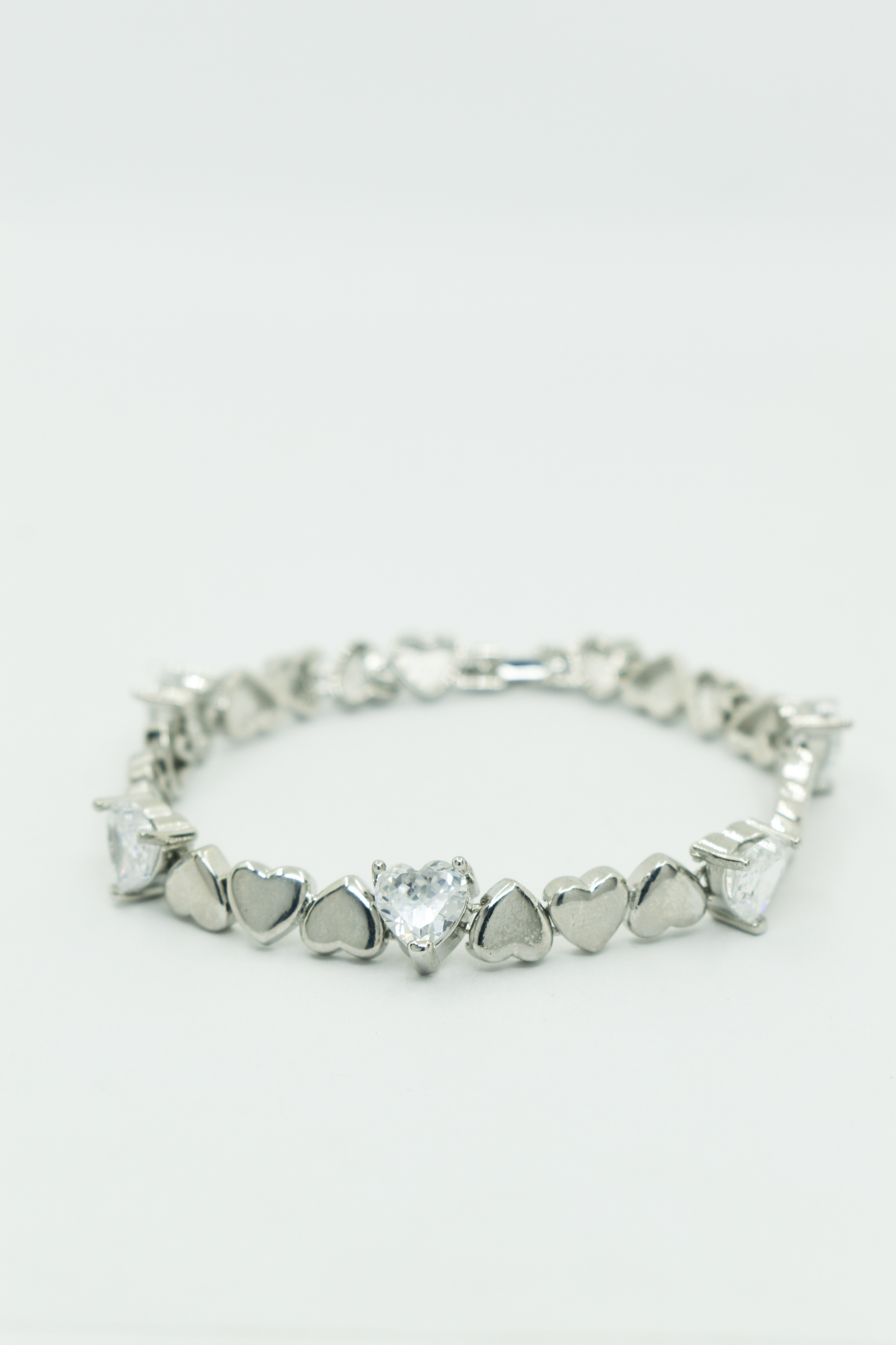 MANILLA PLATEADA CORAZONES GRUESOS