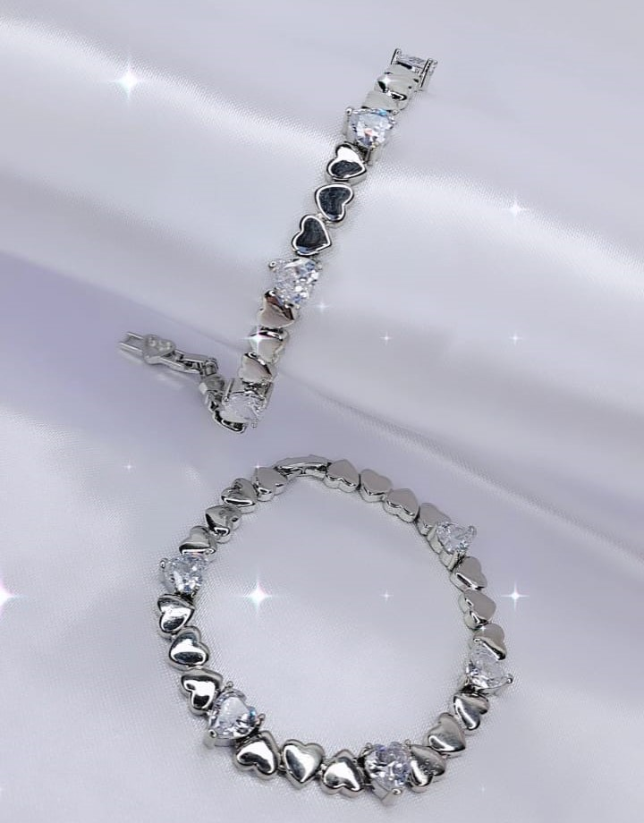 MANILLA PLATEADA CORAZONES GRUESOS