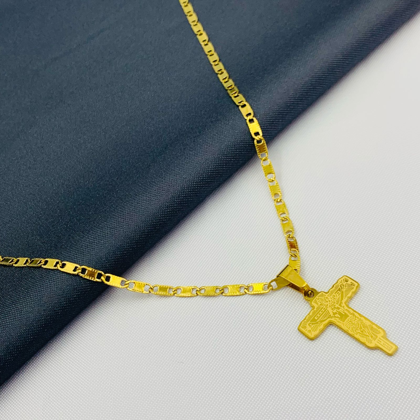 DUO CADENA BAÑO EN ORO DIJE CRISTO